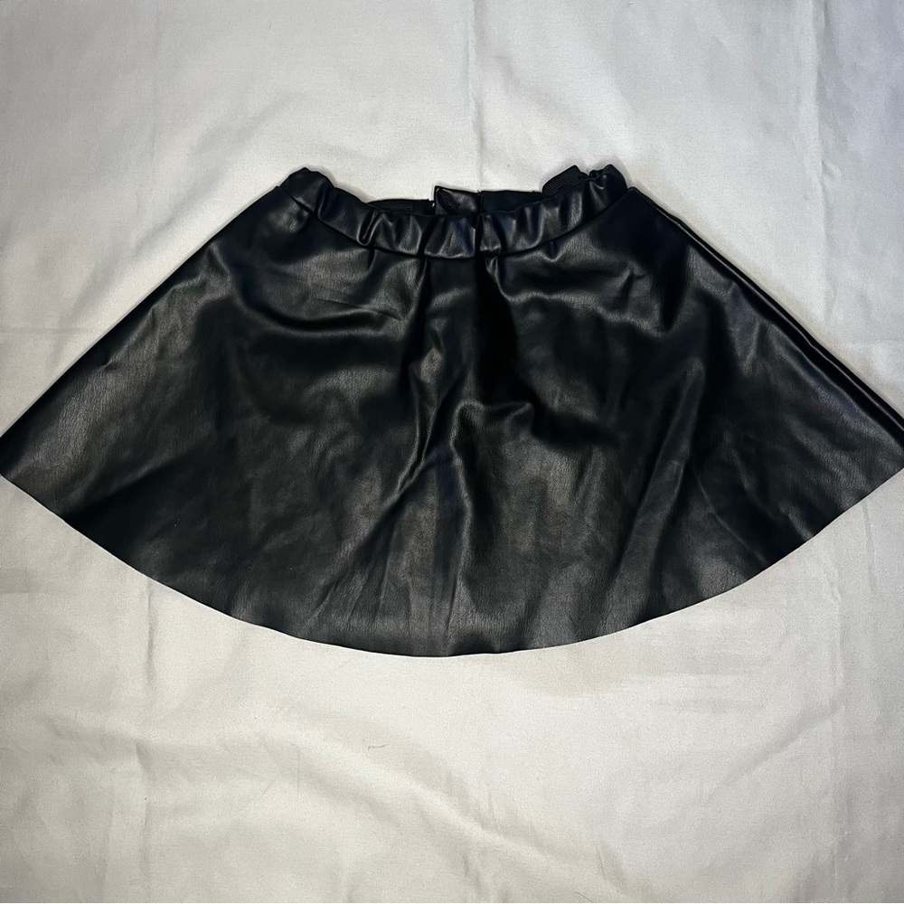 H&M Youth Faux Leather Skirt Size 6X Adjustable Waist, Zipper, Lined